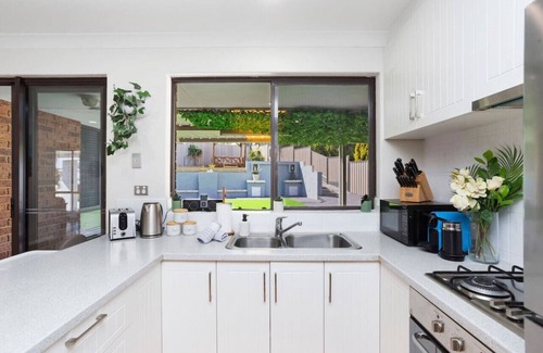 Beldon Apartment | Incredible family home in the heart of Beldon!