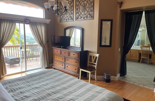 Mount Wilson House | Incredible Hill view House with pool in the heart of Chino hills