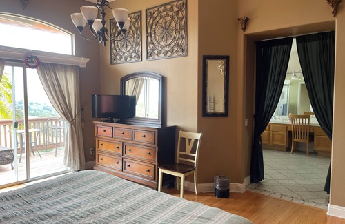 Mount Wilson House | Incredible Hill view House with pool in the heart of Chino hills