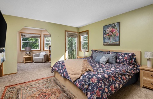 Tigard House | Incredible Location Nestled Next To Cook Park, Pet Friendly, Enclosed Dog Run, Huge Deck, w/ BBQ