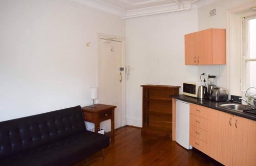 Kings Cross Apartment | Incredible Location One Bedroom Apartment