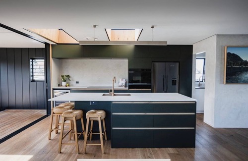 Ohope House | Incredible modern 5-bedroom home accessible to Ohope Beach and harbour
