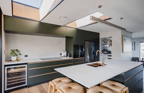 Ohope House | Incredible modern 5-bedroom home accessible to Ohope Beach and harbour