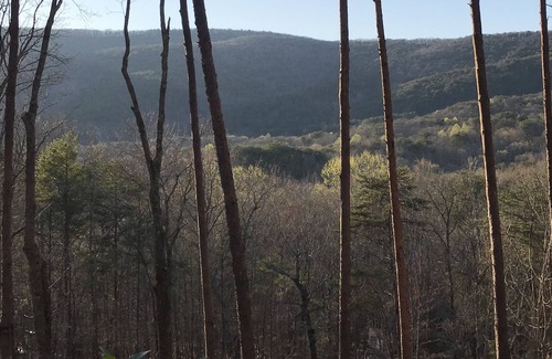 Waleska House | Incredible Mountin Lodge Retreat with Spectacular Views in Lake Arrowhead.