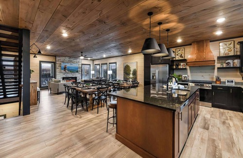 Sevierville Ski Chalet | Incredible Oasis Vibe | Mtn Views | FREE Resort
