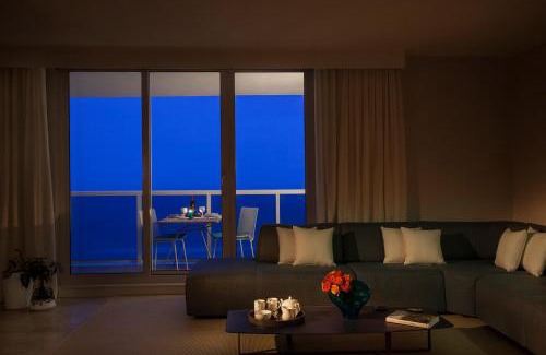 South Beach Apartment | Incredible Ocean Views! Terrace, 1800 sq.ft., Hotel
