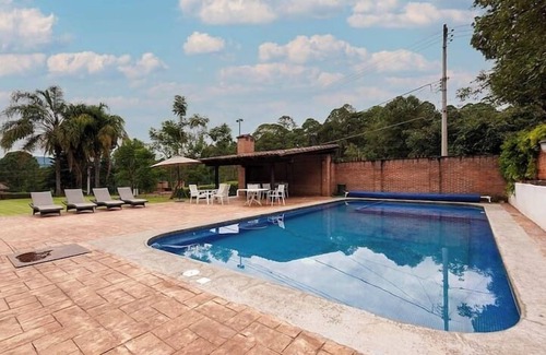 Valle de Bravo Apartment | Incredible Property with Huge Garden and Pool!