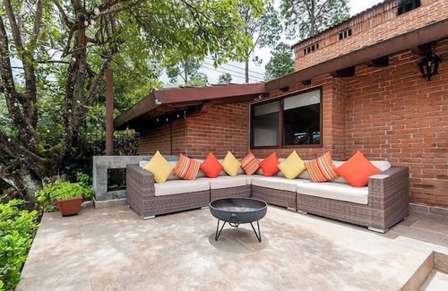 Valle de Bravo Apartment | Incredible Property with Huge Garden and Pool!