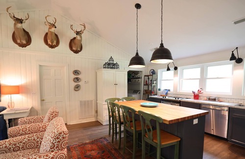 Ridgeville House | Incredible Riverfront Home + boat ramp + swimming