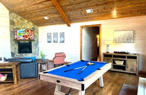 Pickens House | Incredible Spacious Cabin Surrounded by Nature for an Amazing Escape for the Whole Family in Broken Bow, Oklahoma