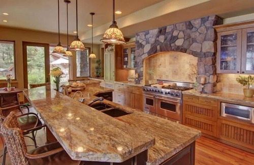 Coeur d'Alene Cabin | Incredible Waterfront Lodge for 20 on Lake Coeur d'Alene