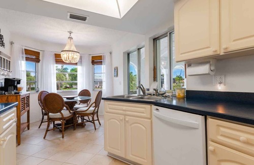 Charlotte Harbor House | 🥇 Incredible waterfront 2bd home (CH928)