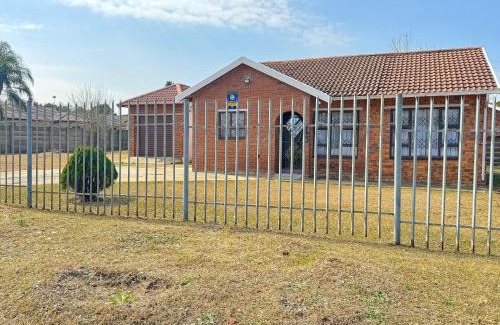Kareeberg House | Indalo Guesthouse