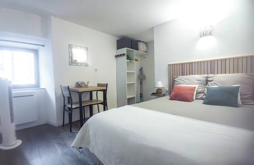 Montpezat-sous-Bauzon Bed & Breakfast | Independent room with private bathroom