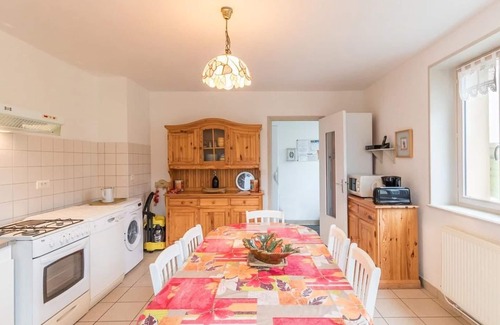 Breurey-les-Faverney Cottage | Independent house in old mill with pets allowed