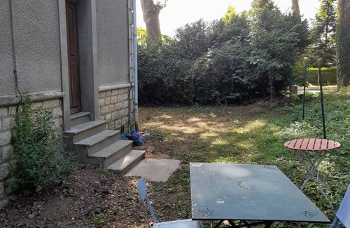 Pouilly-sur-Loire Apartment | Independent apartment in large villa house