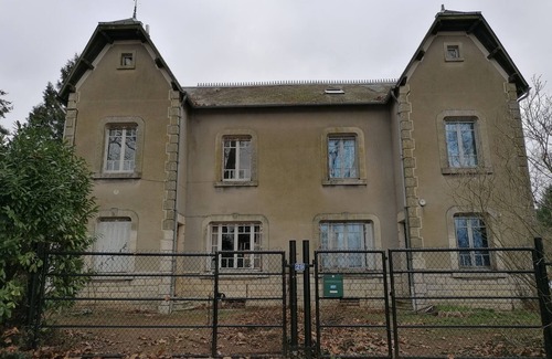 Pouilly-sur-Loire Apartment | Independent apartment in large villa house