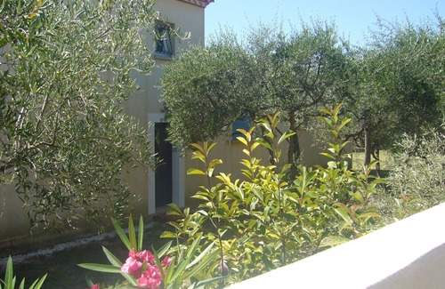 Argilliers Apartment | Independent apartment in a villa Uzès Pont du Gard