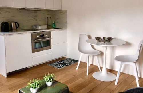 Remoulins Apartment | Independent apartment in 19th century house UZES-PONT DU GARD-NIMES-AVIGNON