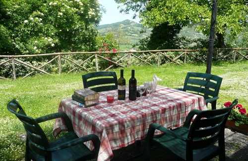 Cagli Other | Independent apartment in a farmhouse of a winery.