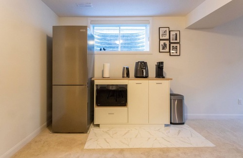 Ottawa Division Apartment | Independent Cozy Apartment