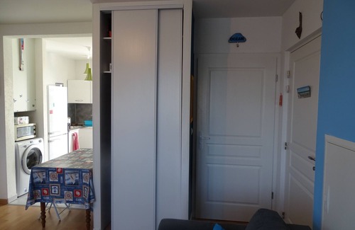Penmarch Apartment | Independent studio + enclosed garden.800 m from Plage du Ster and 5 kms from La Torche