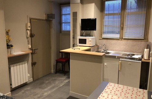 Centre Ville Apartment | Independent studio furnished central