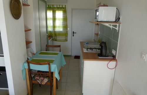 Royan Apartment | Independent Studio on large plot, 2 people near downtown & beach