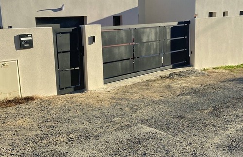 Tourbes House | INDEPENDENT T2 WITH TERRACE AND SWIMMINGPOOL ACCESS 20 Mn FROM THE BEACHES