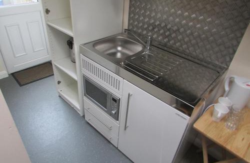 Arbury Apartment | Independent two bed en-suite annex, close to city