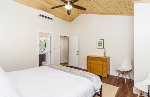 Dahlonega House | Indian Hills Retro Motel Suite G