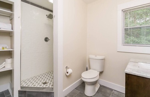 Dahlonega House | Indian Hills Retro Motel Suite G