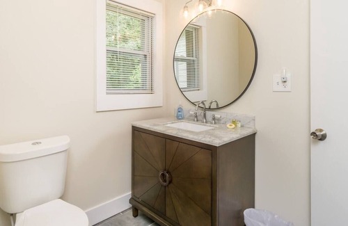Dahlonega House | Indian Hills Retro Motel Suite G