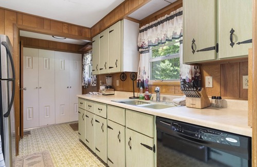 Indian River House | Indian River - Comfortable Home Near River & Lakes