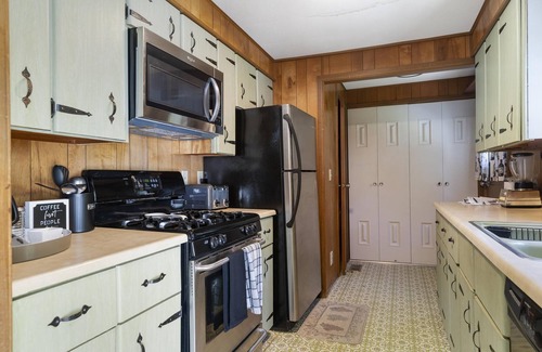 Indian River House | Indian River - Comfortable Home Near River & Lakes