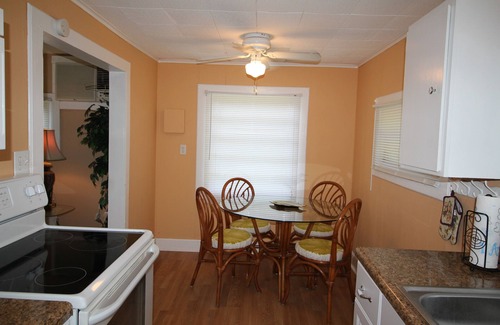 St. Lucie Village Cottage | Indian River lagoon Fishing Cottage 2 miles from the Atlantic Ocean w/250 dock