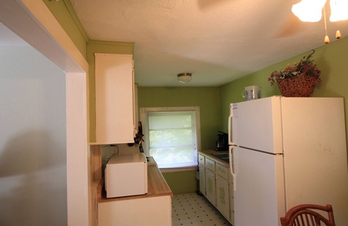 St. Lucie Village Cottage | Indian River Lagoon Waterfront Cottages, Cottage #4 The Flounder, I Brm King