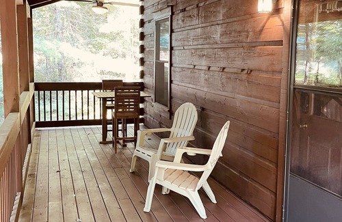 Jamestown Cabin | Indian Rock Trail Equestrian Cabin and Barn, Big South Fork, Direct Trail Access