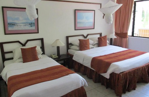 Mombasa Hotel | Indiana Beach Apartments