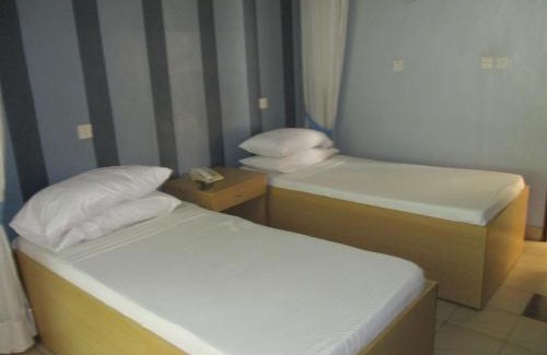 Mombasa Hotel | Indiana Beach Apartments