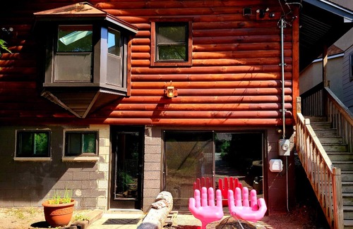 Miller Beach Cottage | Indiana Dunes. Split-log Cottage on Lagoon. 3blks Lake Michigan/Beach. Bikes.