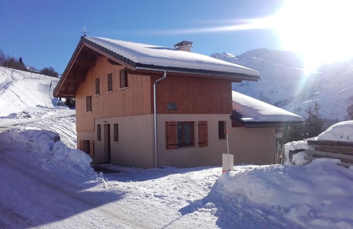 Le Bettaix Ski Chalet | Individual 150 m² chalet for 11 people