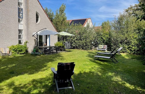 Julianadorp aan zee House | Individual beautiful beach villa 6 pers.130 sqm/530sqm, WLAN, bicycles, sauna