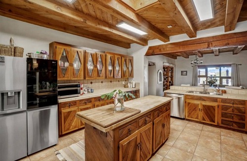 La Cienaga House | Indoor heated pool minutes to downtown Santa Fe