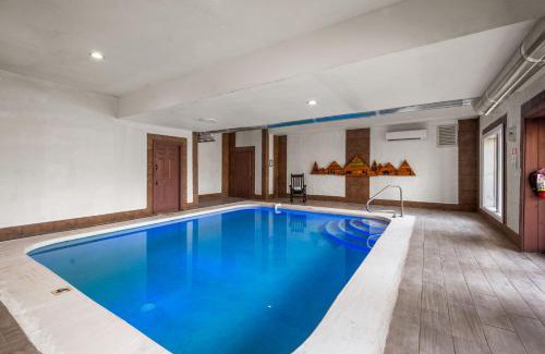 Cosby House | Indoor Pool Beauty