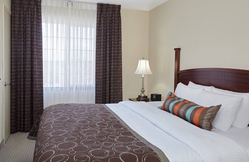 Franklin Condo | Indoor Pool + Hot Tub | Close to the Airport!