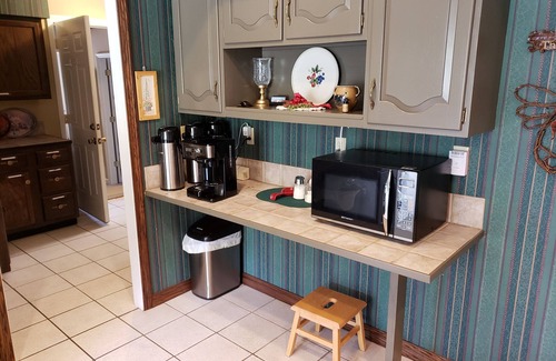 Winchester House | Indoor Pool, Hot Tub, Fireplaces, Golf, Park-like setting. Family Reunion Place!