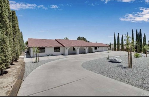 Victorville Villa | INDOOR SWIMMING POOL AND VERY SPACIOUS AND LUXURY