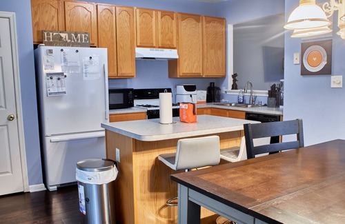 Elkton House | Indoor turf gym inside Secluded three bedroom townhome