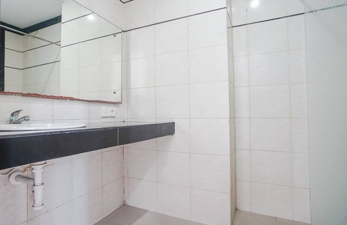 Sunset Road House | Indopurejoy House - Komala Indah Cottages - Hostel